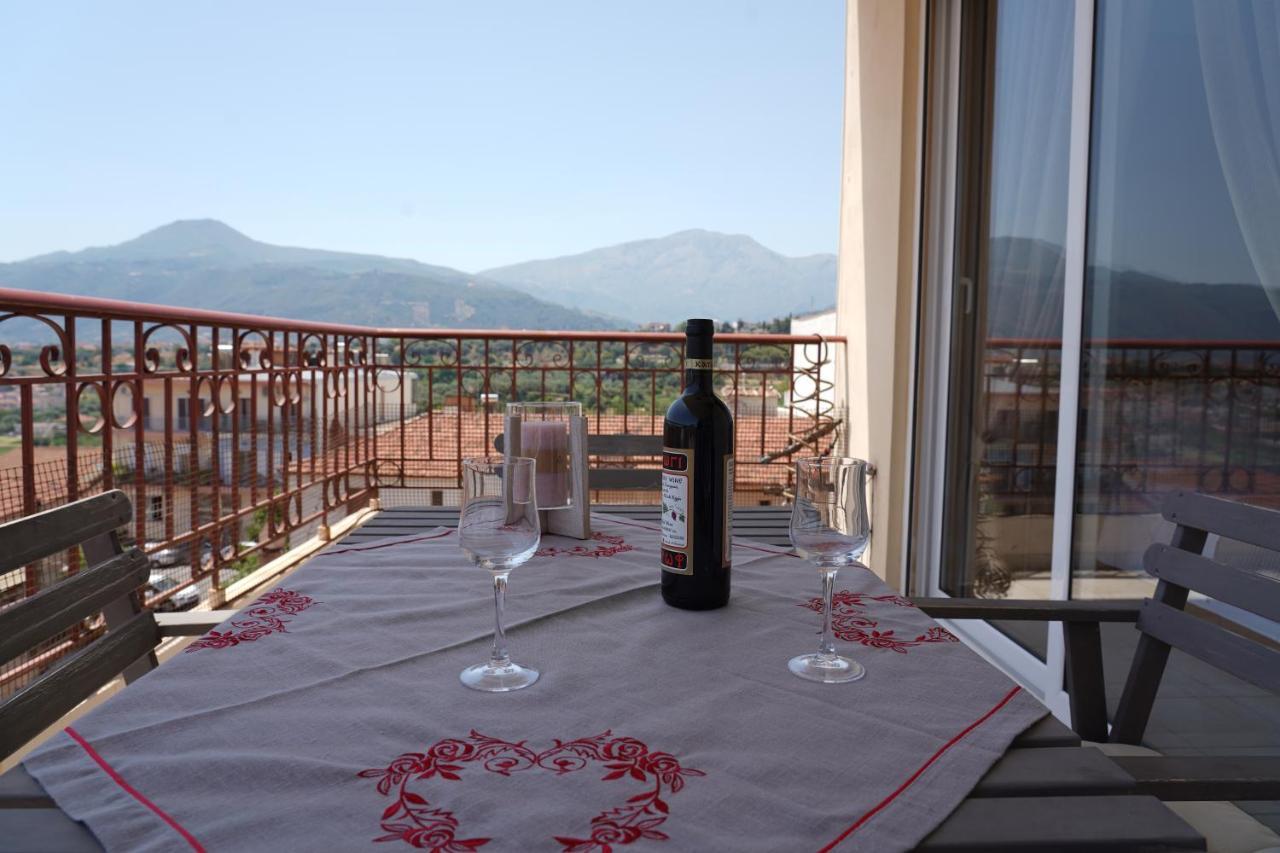 Blue Jasmine Apartment Aigio Exterior photo